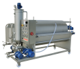 Rotary vacuum filters for fruit juices
