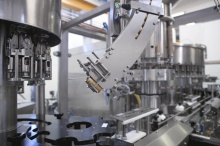 Screw capping machines